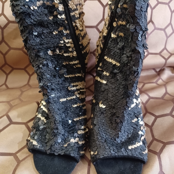 Enzo Angiolini Gold& black sequin booties  Size 10M - Picture 3 of 7